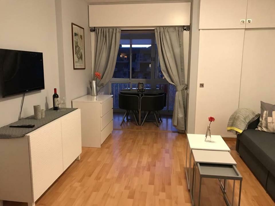 Estudio بينالماذينا المظهر الخارجي الصورة